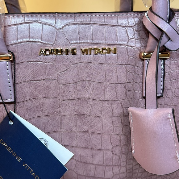NWT Adrienne Vittadini Lilac Marina Collection Crocodile Tote w/Crossbody Strap - Picture 2 of 13